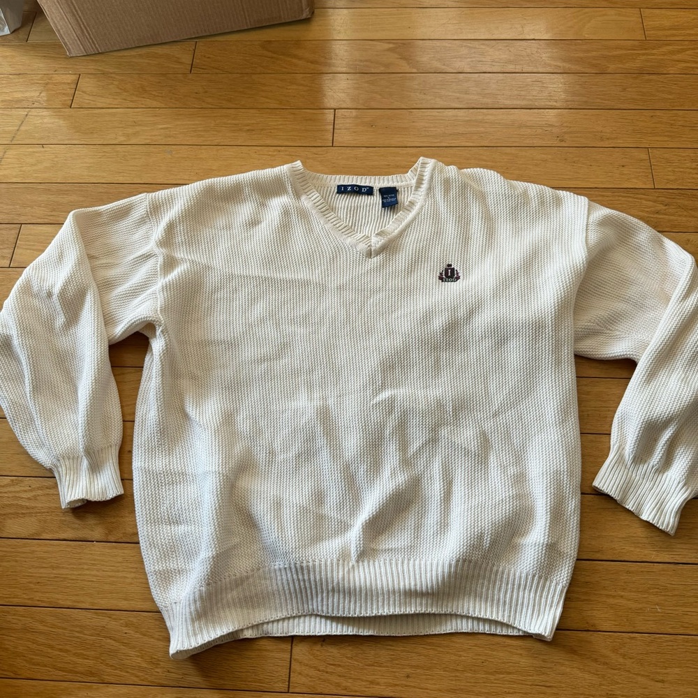 Oversized vintage vneck sweater- izod